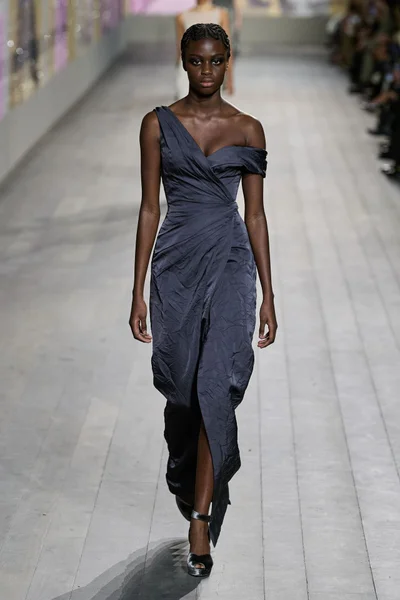 Look 50
